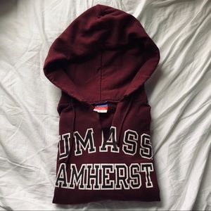 SALE 🌟✨ Old School UMASS AMHERST Hoodie 🏈